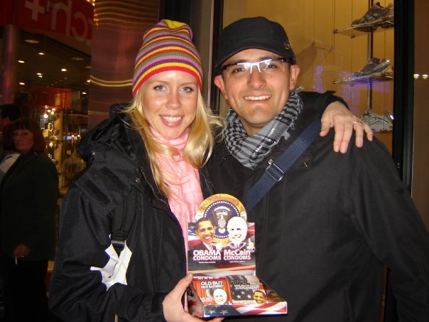 ...condones electorales en times square...