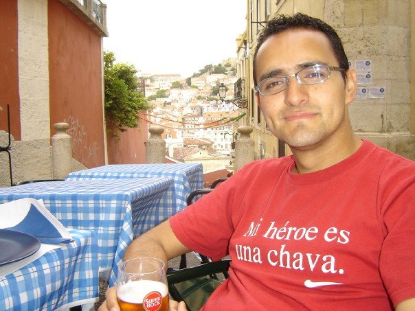 Esta foto no es de Porto, sino de Lisboa, pero qué diablos, me gusta. Era 2005.