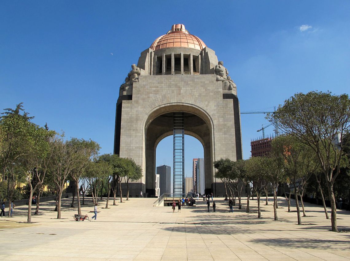 1280px-Monumento_a_la_Revolución_1